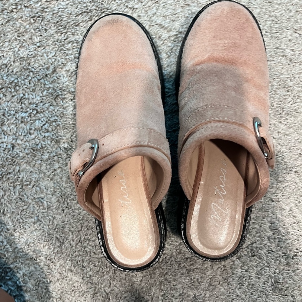 Matisse brand lenni style platform mule- suede leather “almond” color - Picture 2 of 4